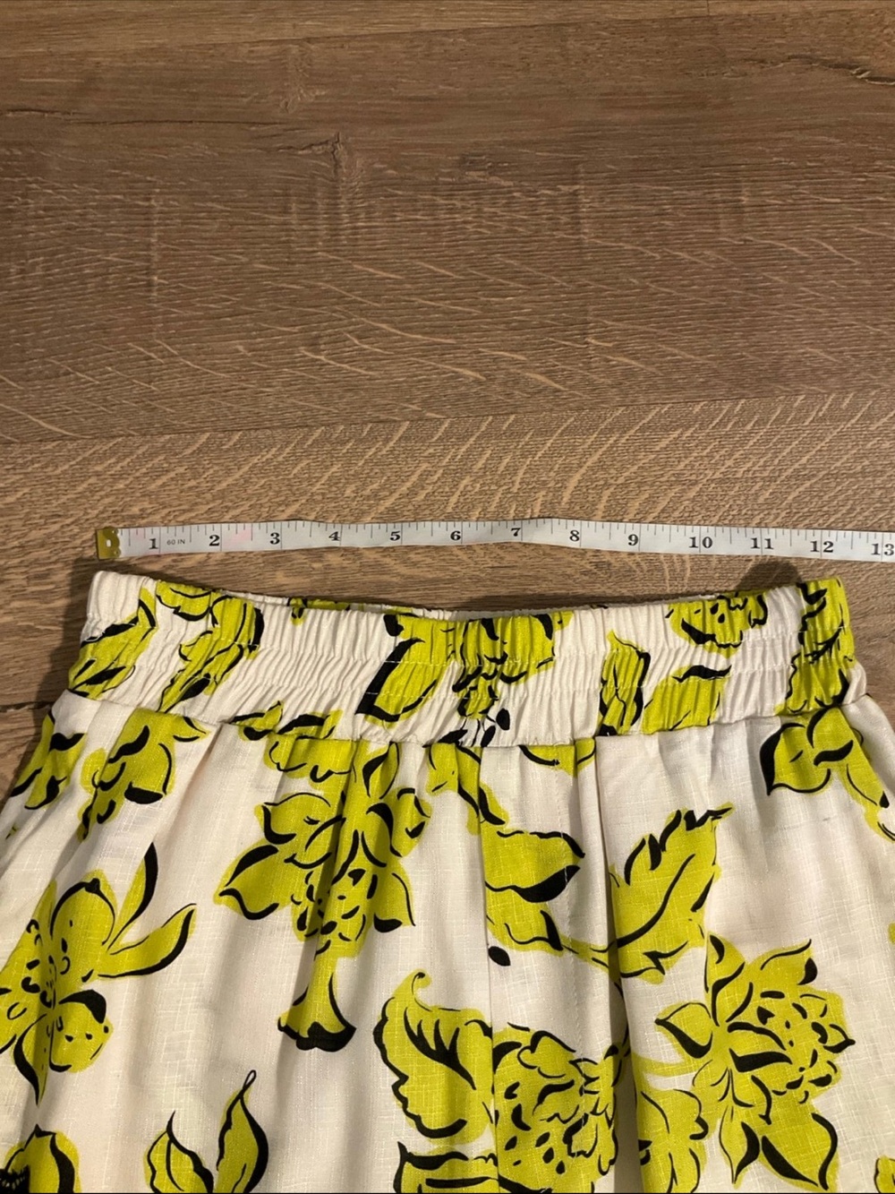 Le Superbe white, chartreuse floral lace trim high waisted shorts, S - Picture 7 of 9